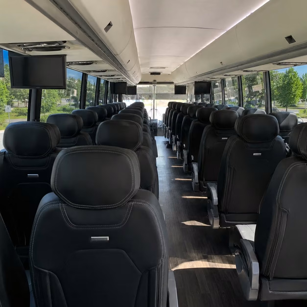 a charter bus keeps your corporate team together on ocala s busiest event days